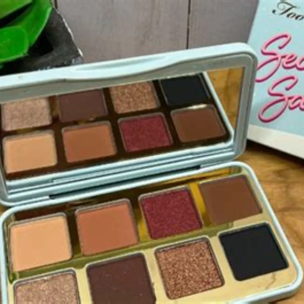 Too Faced palette 8 eye shadows Secret Santa NIB neutral Limited Edition gift